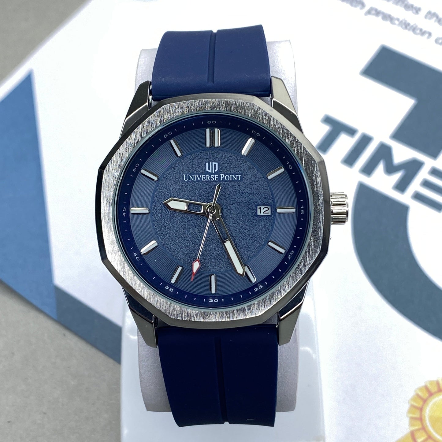 Affordable Luxury Silicone Rubber & Magnetic Lock Straps Watch