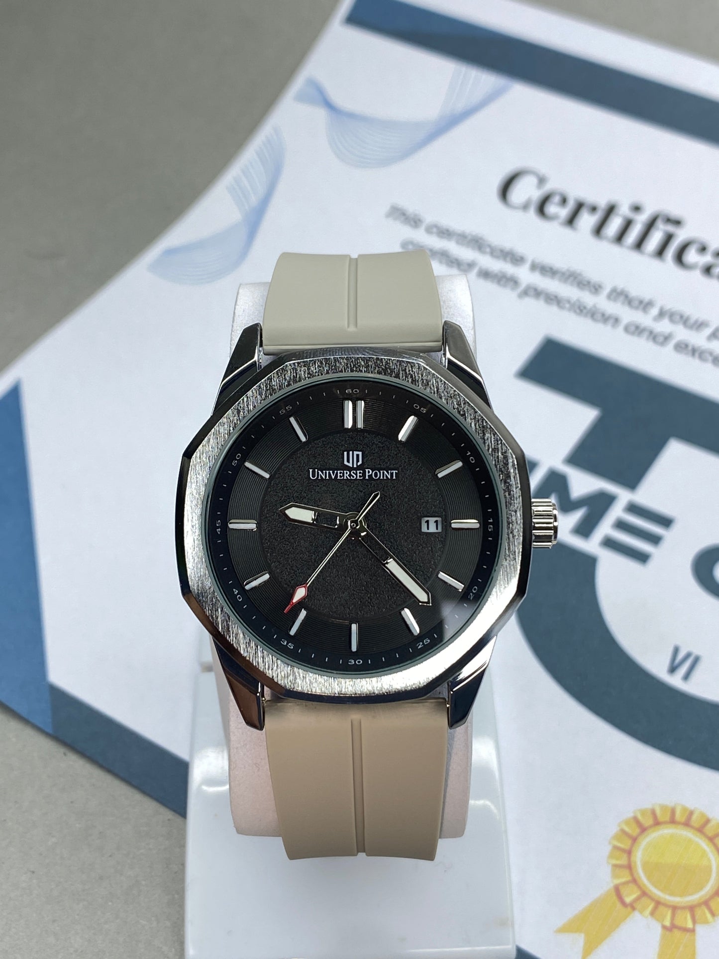 Affordable Luxury Silicone Rubber & Magnetic Lock Straps Watch